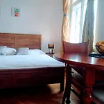 Pretty, Comfortable Apartment