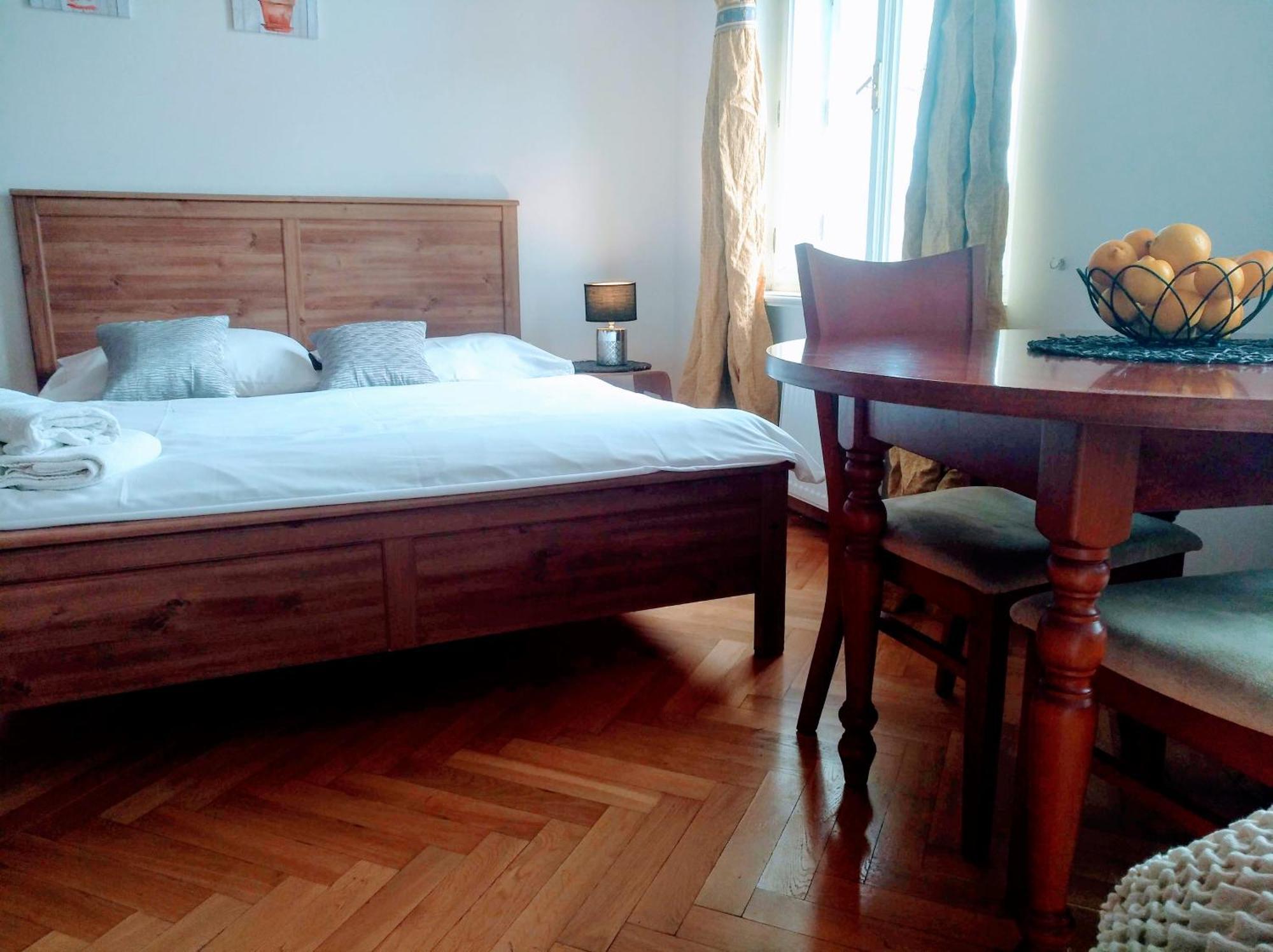 Pretty, Comfortable Apartment